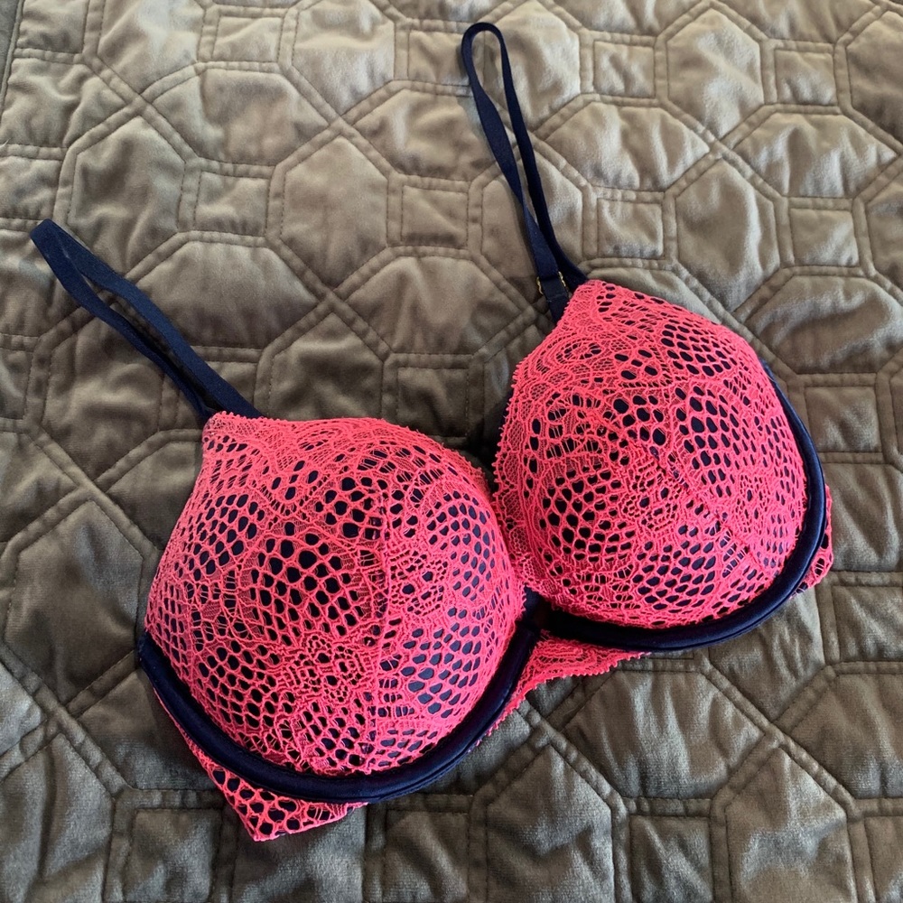 Victoria’s Secret Bombshell Bra